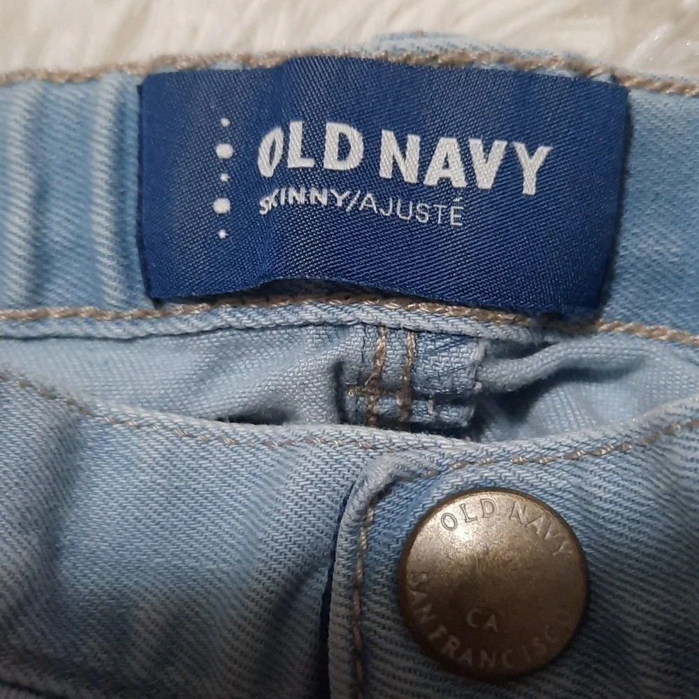 Bundle of Girl's Clothes - Picture 12 of 13